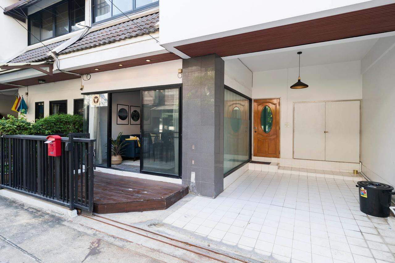 Adelis 55 Villa Bangkok Exterior foto